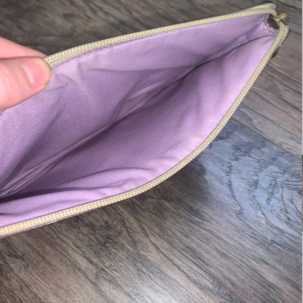 iPad Case - Picture 5 of 8